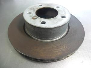 Used Front brake disc BMW 1 serie (E81) 118d 16V Price € 20,00 Margin scheme offered by Autobedrijf Broekhuis B.V.