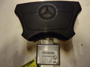 Używane Poduszka powietrzna lewa (kierownica) Mercedes C (W202) 1.8 C-180 16V Cena € 25,00 Procedura marży oferowane przez Autobedrijf Broekhuis B.V.