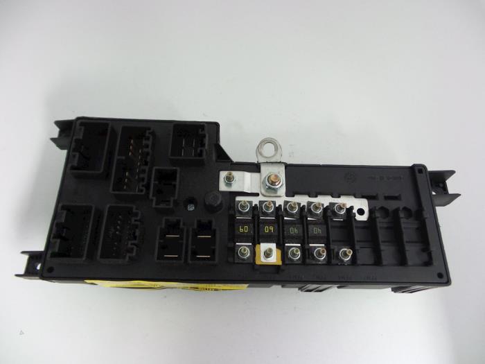 Fuse box from a Volvo S60 I (RS/HV) 2.4 D 20V 2004