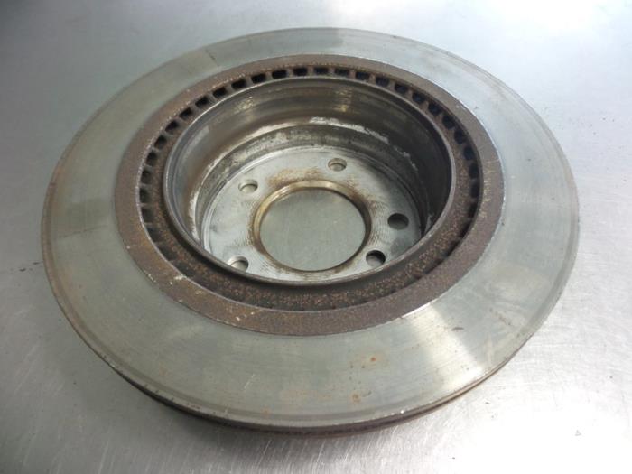 Rear brake disc from a BMW 1 serie (E81) 118d 16V 2008