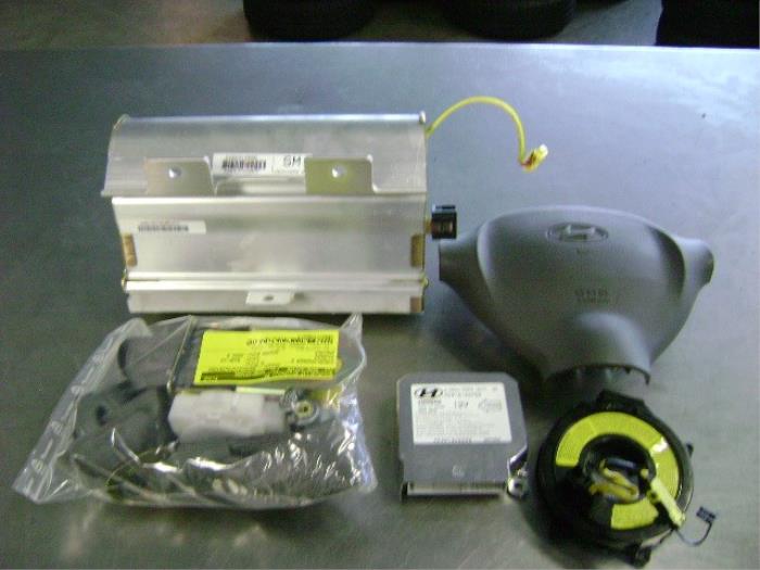 Airbag set+module from a Hyundai Santa Fe I 2.0 CRDi 16V 4x4 2003