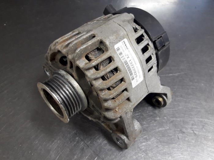 Begagnade Dynamo Opel Corsa D 1.4 16V Twinport Pris € 25,00 Marginaltabell erbjuds av Autobedrijf Broekhuis B.V.