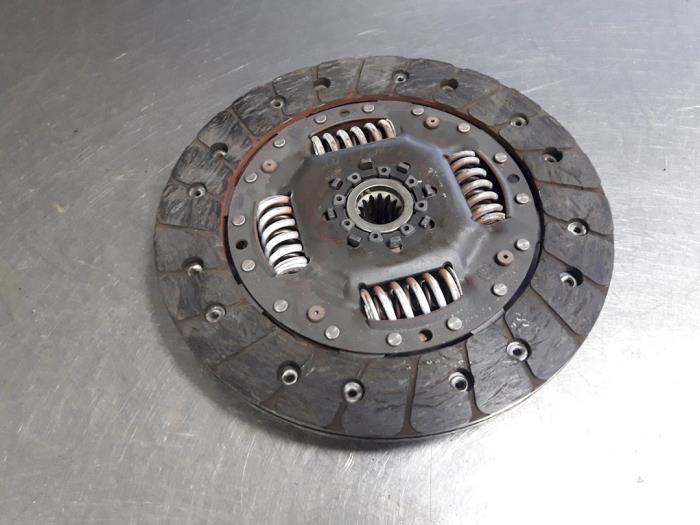 Clutch plate from a Opel Corsa C (F08/68) 1.2 16V 2004