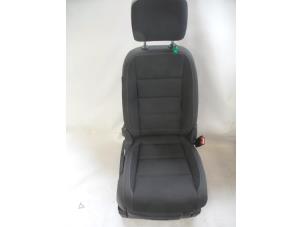 Used Seat, right Volkswagen Touran (1T3) 2.0 TDI 16V 140 Price € 100,00 Margin scheme offered by Autobedrijf Broekhuis B.V.