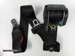 Used Front seatbelt, right BMW 5 serie (E39) 525i 24V Price € 15,00 Margin scheme offered by Autobedrijf Broekhuis B.V.