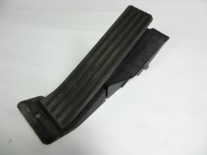 Used Accelerator pedal BMW 1 serie (E81) 118d 16V Price € 25,00 Margin scheme offered by Autobedrijf Broekhuis B.V.