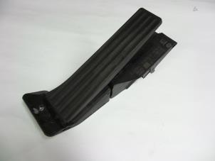 Used Accelerator pedal BMW 1 serie (E81) 118d 16V Price € 30,00 Margin scheme offered by Autobedrijf Broekhuis B.V.