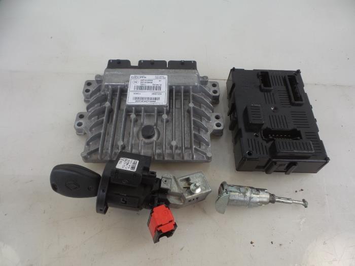 Used Injection computer Renault Clio III Estate/Grandtour (KR) 1.5 dCi FAP Price € 150,00 Margin scheme offered by Autobedrijf Broekhuis B.V.