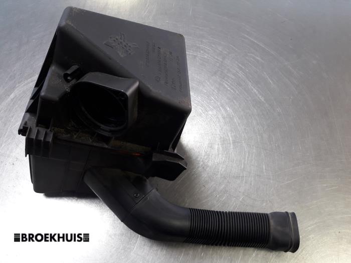 Gebrauchte Luftfiltergehäuse Volkswagen Polo IV (9N1/2/3) 1.4 TDI 70 Preis € 20,00 Margenregelung angeboten von Autobedrijf Broekhuis B.V.