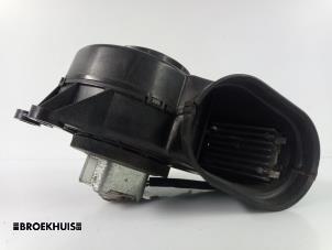 Used Heating and ventilation fan motor Peugeot 807 2.2 HDiF 16V Price € 25,00 Margin scheme offered by Autobedrijf Broekhuis B.V.