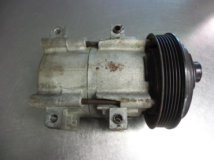 Air conditioning pump from a Ford Ka I 1.3i 2002
