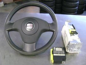 Usados Juego y módulo de airbag Seat Ibiza III (6L1) 1.4 16V 100 Precio € 75,00 Norma de margen ofrecido por Autobedrijf Broekhuis B.V.