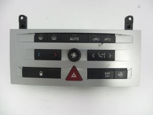 Used Heater control panel Peugeot 407 SW (6E) 2.0 HDiF 16V Price € 40,00 Margin scheme offered by Autobedrijf Broekhuis B.V.