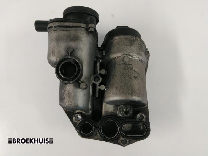 Gebrauchte Ölfiltergehäuse Volvo V70 (SW) 2.4 D5 20V Preis € 25,00 Margenregelung angeboten von Autobedrijf Broekhuis B.V.