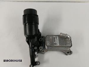 Usados Cuerpo de filtro de aceite Mercedes Sprinter 3,5t (906.63) 316 CDI 16V Precio € 36,30 IVA incluido ofrecido por Autobedrijf Broekhuis B.V.