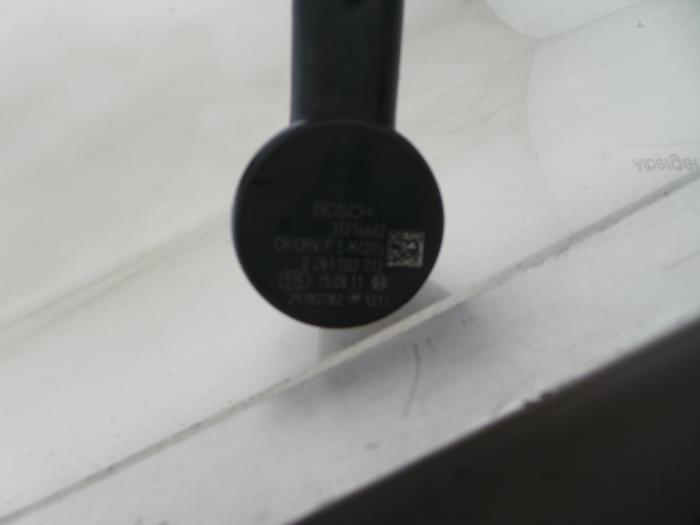 Fuel pressure sensor from a Volvo XC90 I 2.4 D5 20V 2013