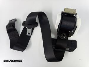 Used Rear seatbelt, centre BMW 5 serie (E60) 520i 24V Price € 15,00 Margin scheme offered by Autobedrijf Broekhuis B.V.