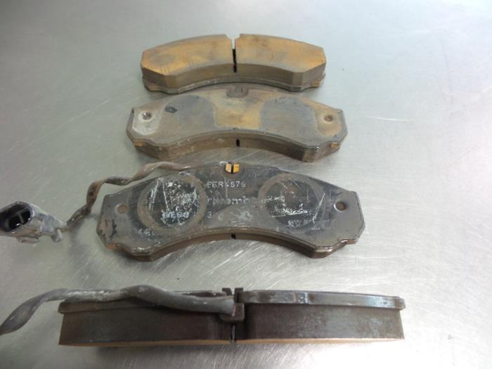 Front brake pad from a Iveco New Daily IV 40C15 2007
