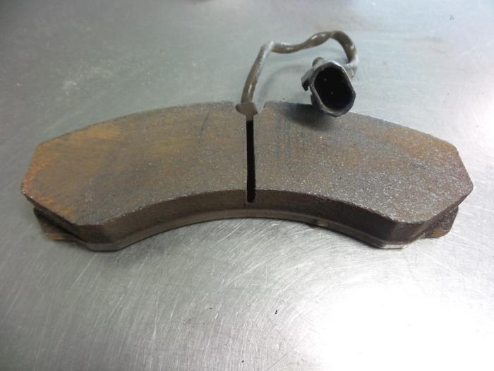 Front brake pad from a Iveco New Daily IV 40C15 2007