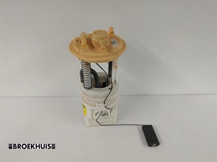 Usagé Pompe à carburant Mitsubishi Colt (Z2/Z3) 1.1 12V Prix € 25,00 Règlement à la marge proposé par Autobedrijf Broekhuis B.V.