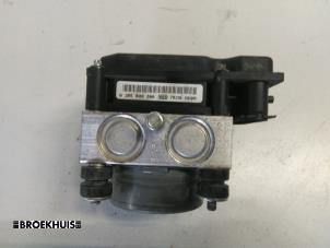ABS-pump från en Renault Twingo (C06) 1.2 2007