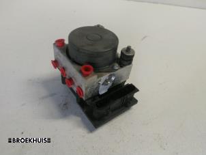 ABS-pump från en Renault Twingo (C06) 1.2 2007