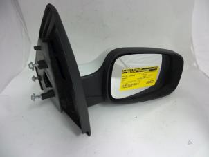 Used Wing mirror, right Renault Clio III Estate/Grandtour (KR) 1.5 dCi 70 Price € 35,00 Margin scheme offered by Autobedrijf Broekhuis B.V.