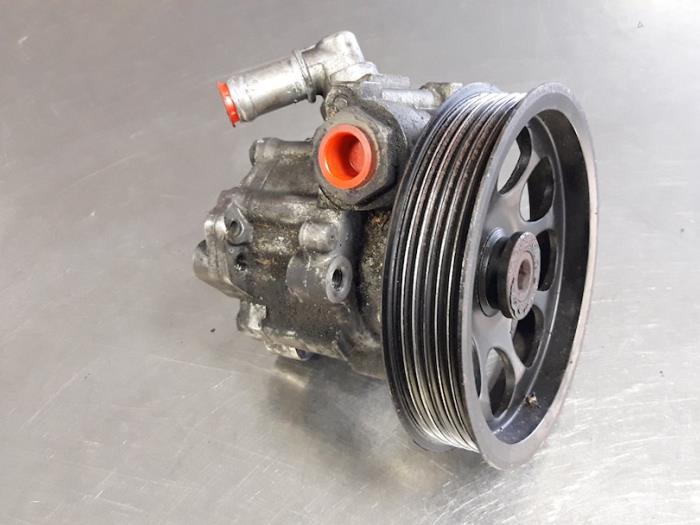 Usagé Pompe de direction Saab 9-5 Estate (YS3E) 3.0 TiD V6 24V Prix € 35,00 Règlement à la marge proposé par Autobedrijf Broekhuis B.V.