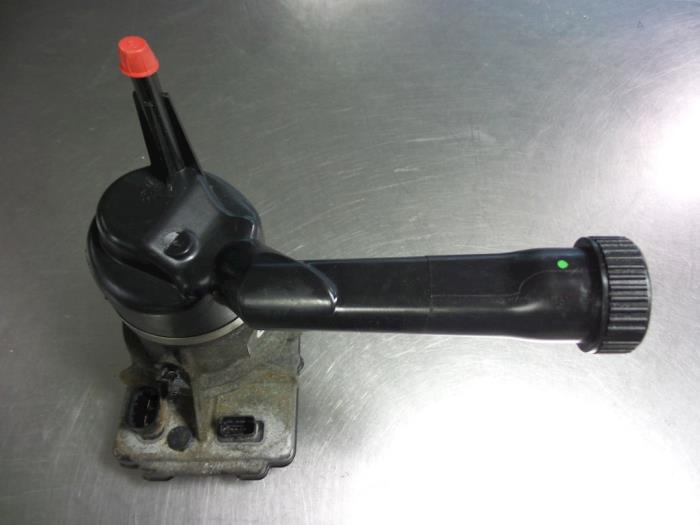 Usagé Pompe de direction Citroen C4 Picasso (UD/UE/UF) 1.6 HDiF 16V 110 Prix € 100,00 Règlement à la marge proposé par Autobedrijf Broekhuis B.V.
