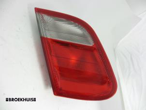 Gebrauchte Rücklicht links Mercedes CLK (W208) 2.0 200K Evo 16V Preis € 15,00 Margenregelung angeboten von Autobedrijf Broekhuis B.V.