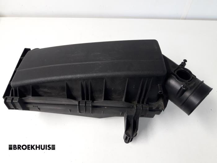 Begagnade Luftfilterhus Ford Mondeo III 2.0 TDCi 130 16V Pris € 15,00 Marginaltabell erbjuds av Autobedrijf Broekhuis B.V.