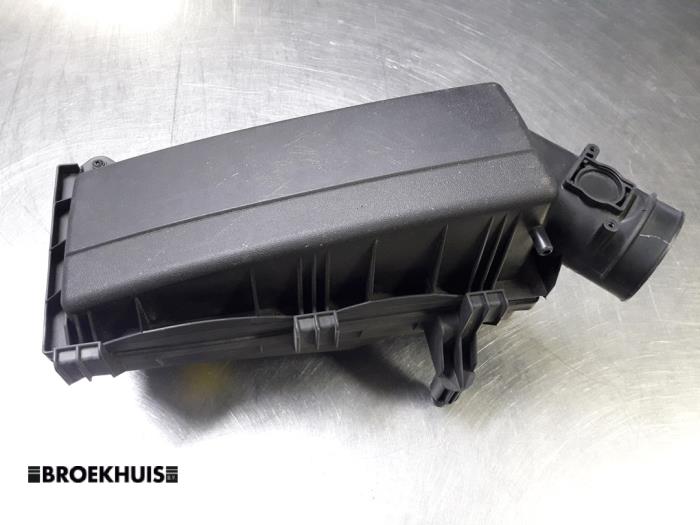 Begagnade Luftfilterhus Ford Mondeo III Wagon 2.0 TDCi/TDDi 115 16V Pris € 15,00 Marginaltabell erbjuds av Autobedrijf Broekhuis B.V.