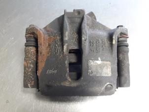 Used Front brake calliper, left Peugeot Partner Combispace 1.6 16V Price € 25,00 Margin scheme offered by Autobedrijf Broekhuis B.V.