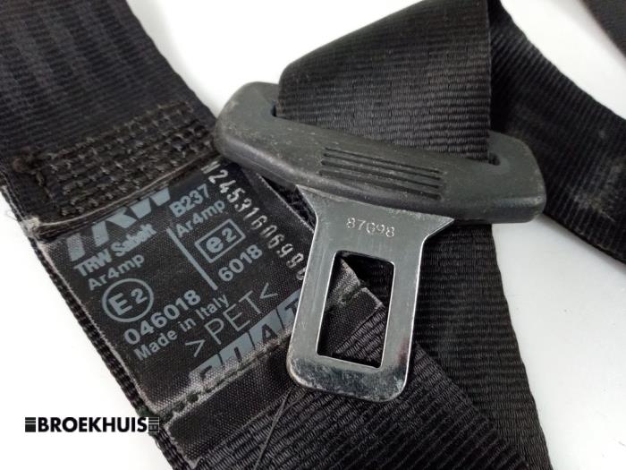 Front seatbelt, right from a Fiat Punto I (176) 60 1.2 S,SX,Selecta 1999