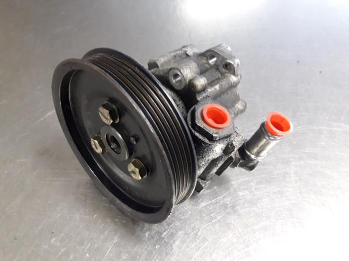 Used Power steering pump Landrover Freelander Hard Top 2.0 td4 16V Price € 40,00 Margin scheme offered by Autobedrijf Broekhuis B.V.