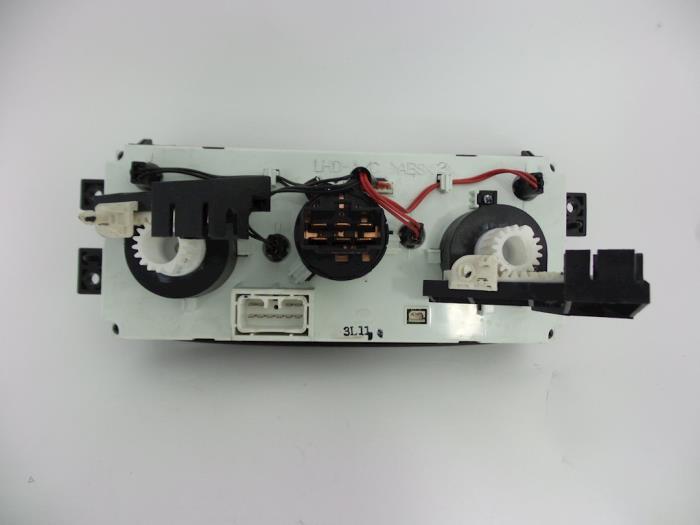 Panel de control de calefacción de un Daewoo Kalos (SF69) 1.4 16V 2004
