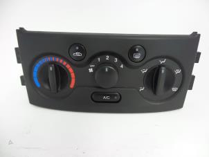 Usados Panel de control de calefacción Chevrolet Kalos (SF69) 1.4 16V Precio € 25,00 Norma de margen ofrecido por Autobedrijf Broekhuis B.V.
