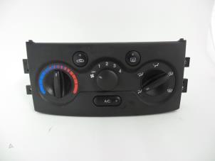 Usados Panel de control de calefacción Chevrolet Kalos (SF48) 1.2 Precio € 25,00 Norma de margen ofrecido por Autobedrijf Broekhuis B.V.