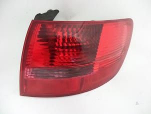 Used Taillight, right Audi A6 Avant (C6) 2.0 TDI 16V Price € 30,00 Margin scheme offered by Autobedrijf Broekhuis B.V.