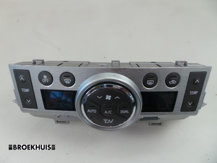 Panel de control de calefacción de un Toyota Verso 1.8 16V VVT-i 2010