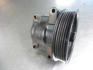 Pompe de direction d'un Ford Mondeo II Wagon 2.0i 16V 2000