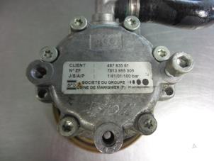 Pompe de direction d'un Alfa Romeo 147 (937) 1.6 Twin Spark 16V 2002