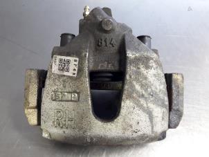 Used Front brake calliper, right Mazda 5 (CR19) 1.8i 16V Price € 25,00 Margin scheme offered by Autobedrijf Broekhuis B.V.