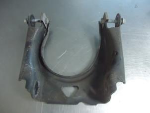 Used Front upper wishbone, left Peugeot 407 SW (6E) 2.0 HDiF 16V Price € 25,00 Margin scheme offered by Autobedrijf Broekhuis B.V.