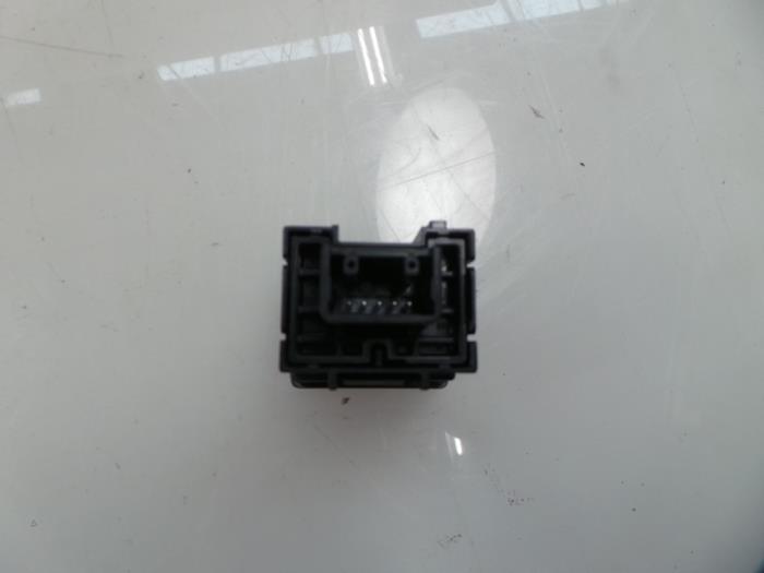 Interruptor de un Toyota RAV4 (A4) 2.0 16V VVT-i 4x4 2013