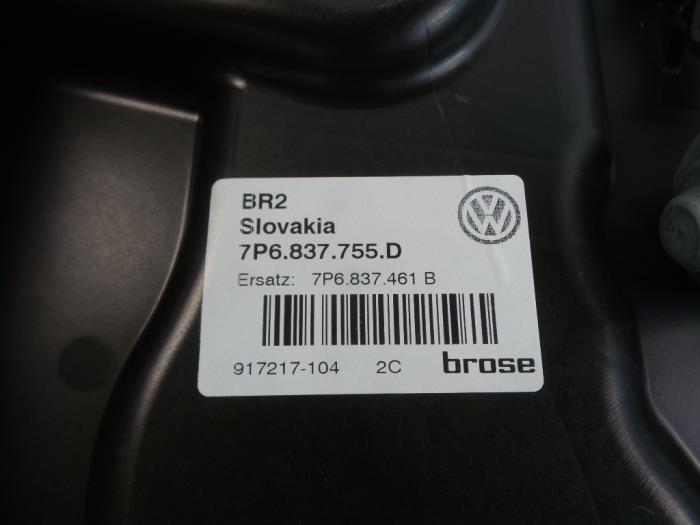 Mécanique vitre 4portes avant gauche d'un Volkswagen Touareg (7PA/PH) 3.0 TDI V6 24V BlueMotion Technology SCR 2015