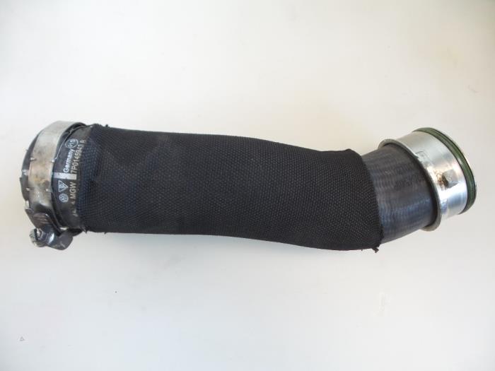 Gebrauchte Intercooler Schlauch Volkswagen Touareg (7PA/PH) 3.0 TDI V6 24V BlueMotion Technology SCR Preis € 30,00 Margenregelung angeboten von Autobedrijf Broekhuis B.V.