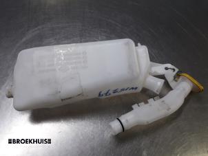 Used Front windscreen washer reservoir Renault Clio III (BR/CR) 1.5 dCi FAP Price € 15,00 Margin scheme offered by Autobedrijf Broekhuis B.V.