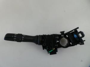 Usagé Commutateur feu clignotant Subaru XV (GP) 2.0 AWD 16V Prix € 50,00 Règlement à la marge proposé par Autobedrijf Broekhuis B.V.