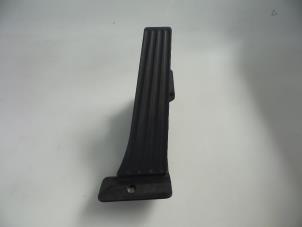 Used Accelerator pedal BMW 4 serie Gran Coupe (F36) 420d 2.0 16V Price € 35,00 Margin scheme offered by Autobedrijf Broekhuis B.V.